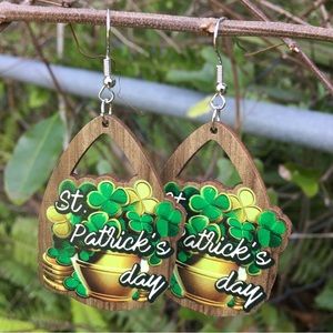 2 Sets Earrings Wood vintage St Patrick Day